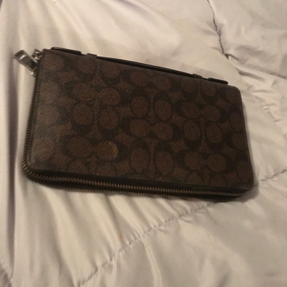 Coach Wallet with Chain - Picture 4 of 6